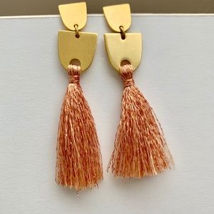 Gorgeous Madewell pink peach gold tassel earrings